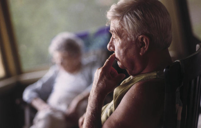 Αλτσχάιμερ: Οι 4 πρώιμες ενδείξεις πλην της απώλειας μνήμης