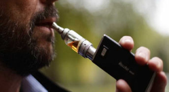 Το ηλεκτρονικό τσιγάρο μπορεί να κάνει κακό στους πνεύμονες- Νέα έρευνα